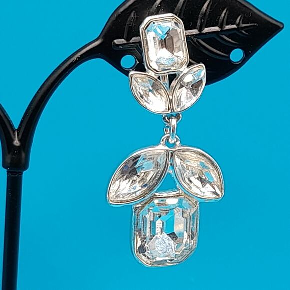 Vintage Clear Rhinestone Clip Earrings, Silver Tone, Signed Jonette Jewelry - Picture 3 of 12